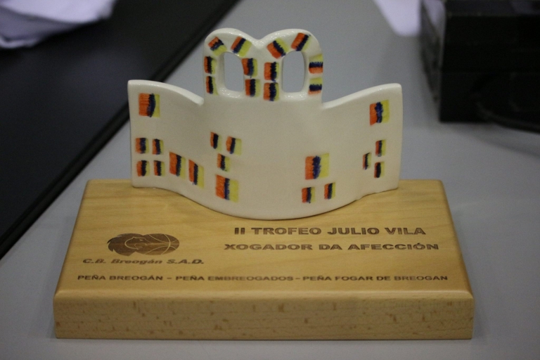 Imaxe do trofeo da pasada tempada gañado por Pep Ortega