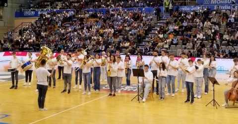 La Banda de Música de Antas de Ulla actuó en el descanso del Breogán - Valencia Basket