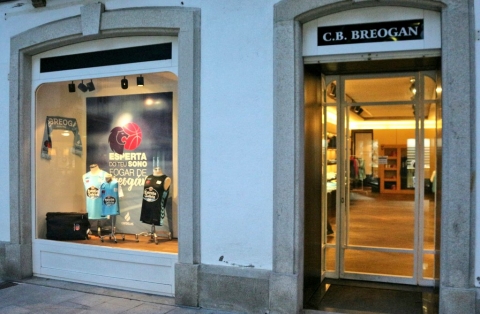 Aberta a tenda oficial do Breo en Rúa Progreso no centro de Lugo